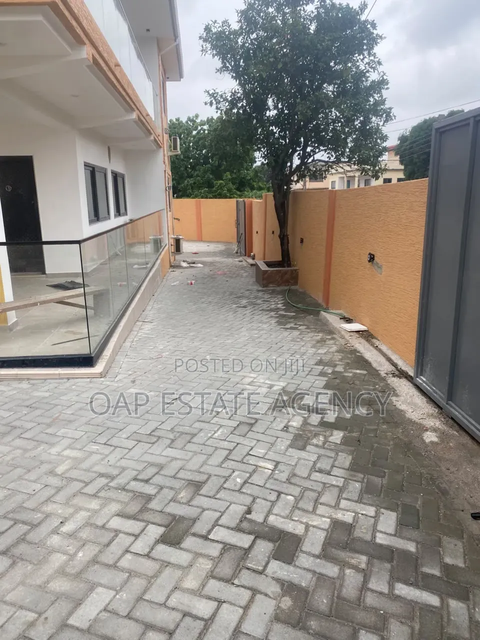 3bdrm Apartment in Asylum Down, NPP Office Area for rent