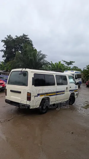 Nissan Caravan (Urvan) 2002 White
