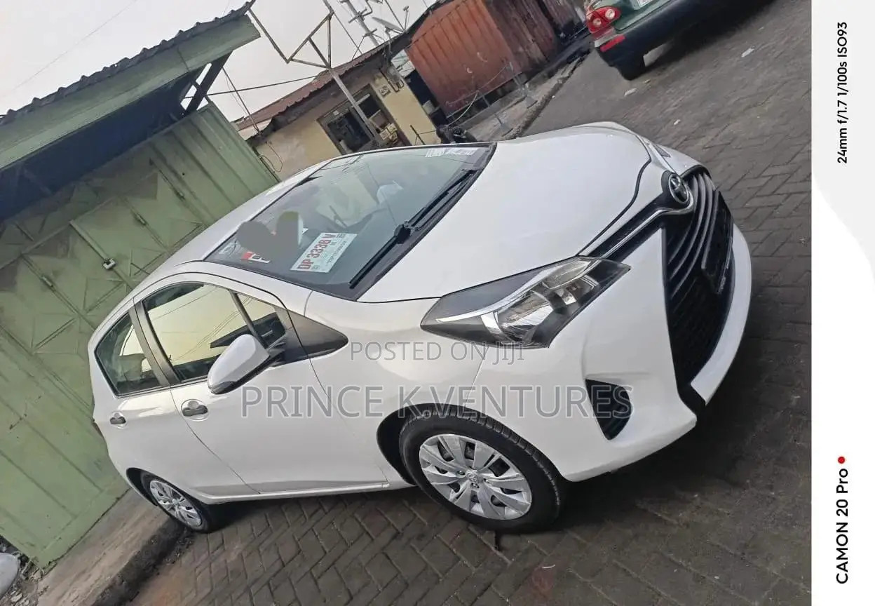 Toyota Yaris L Hatchback 5dr 2015 White