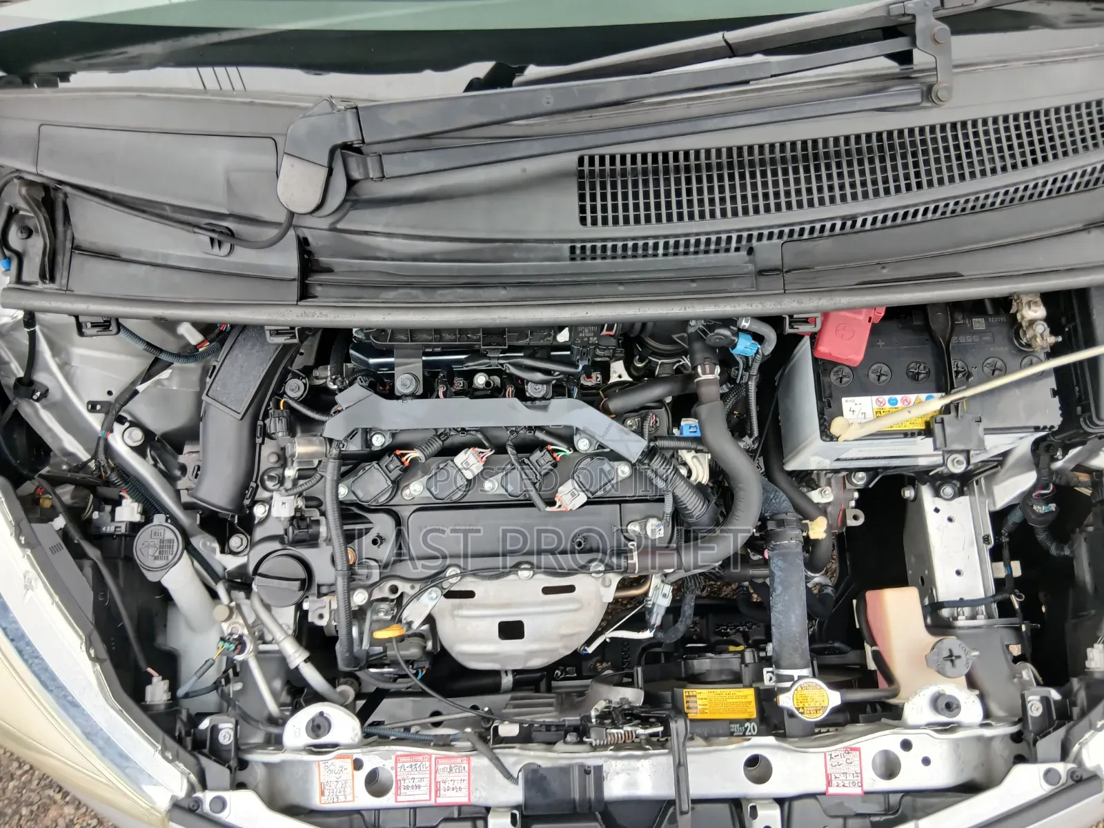 Toyota Vitz 2014 Silver