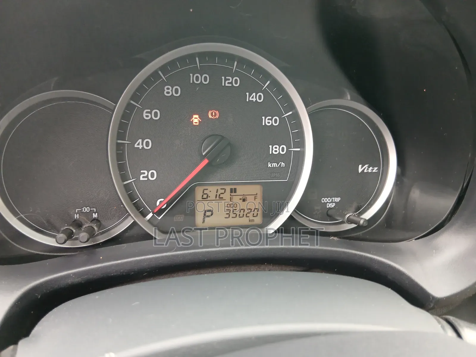 Toyota Vitz 2014 Silver