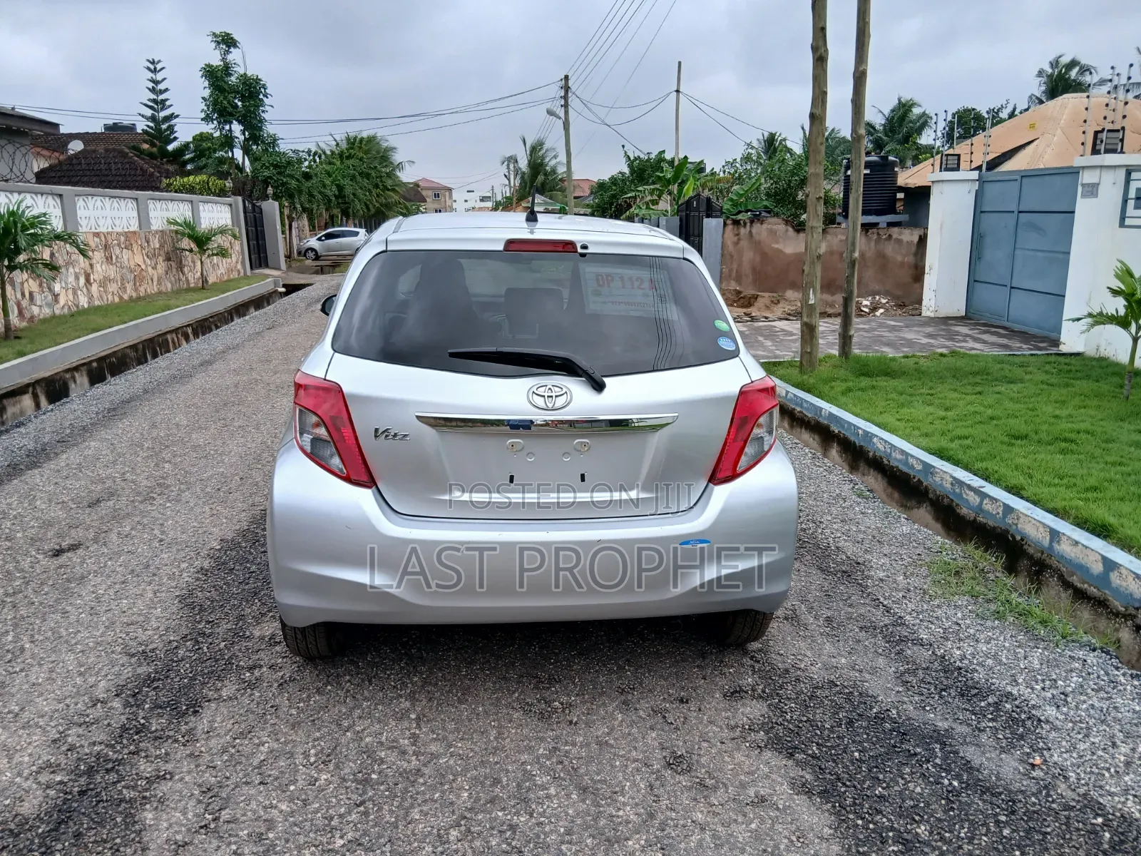 Toyota Vitz 2014 Silver