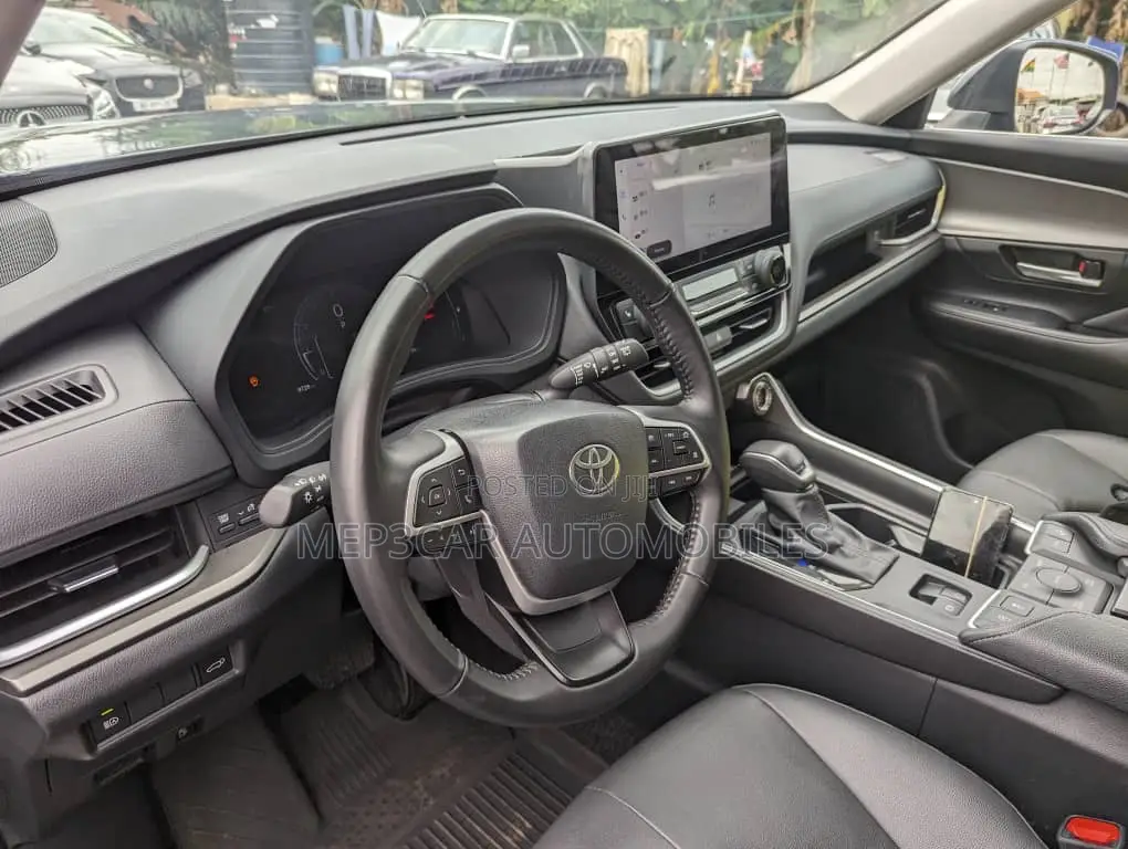 Toyota Grand Highlander XLE AWD 2024 Blue