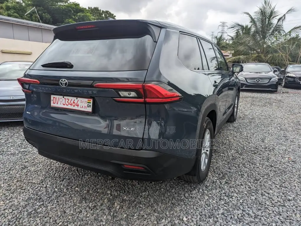 Toyota Grand Highlander XLE AWD 2024 Blue
