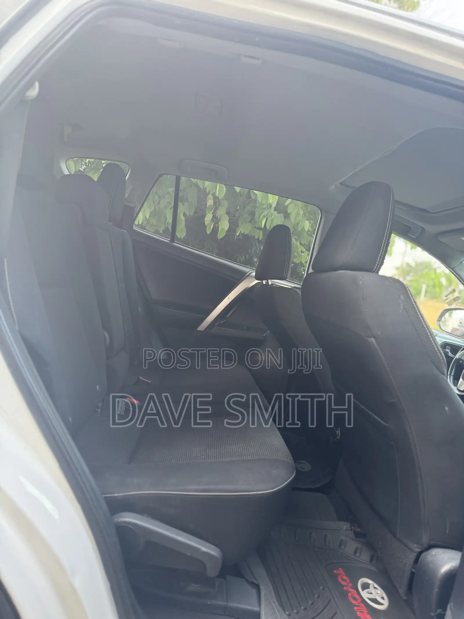 Toyota RAV4 XLE 4dr SUV AWD (2.5L 4cyl 6A) 2018 White