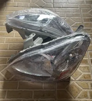 Toyota Echo 2004 2005 Headlight Pair