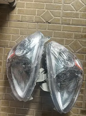 Toyota Echo 2004 2005 Headlight Pair