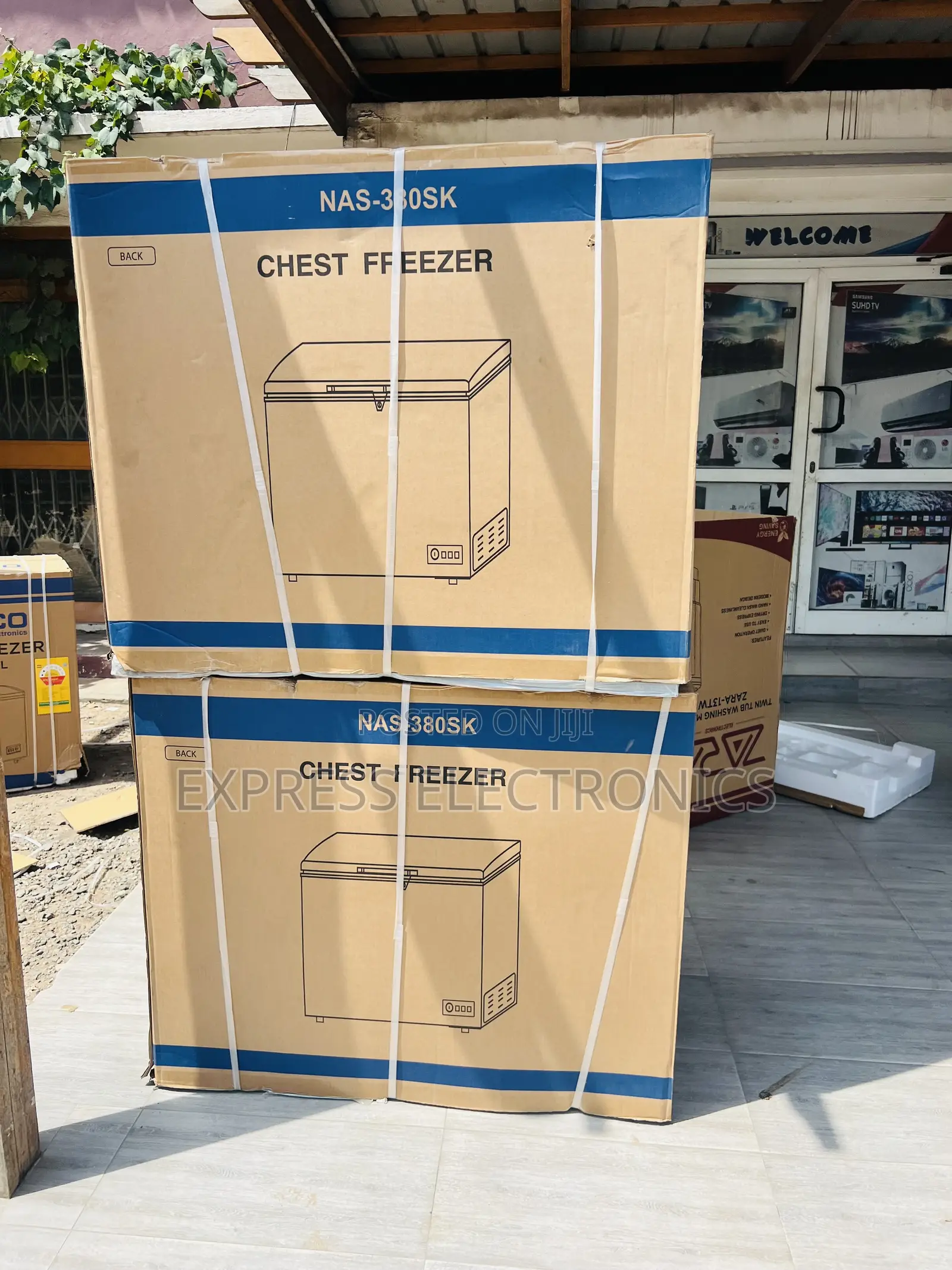Limited Stock Chest Freezer 251L Nasco