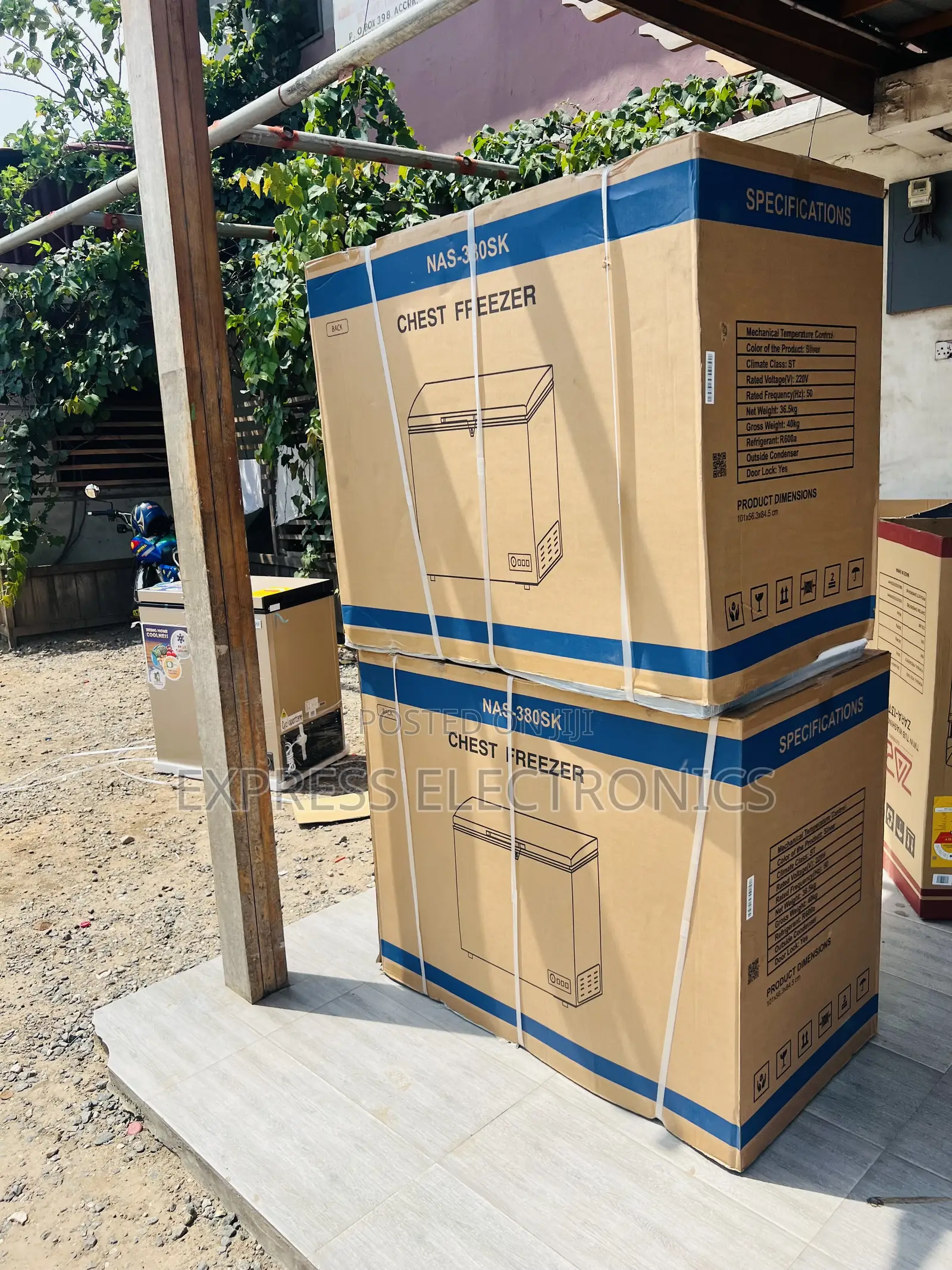 Limited Stock Chest Freezer 251L Nasco