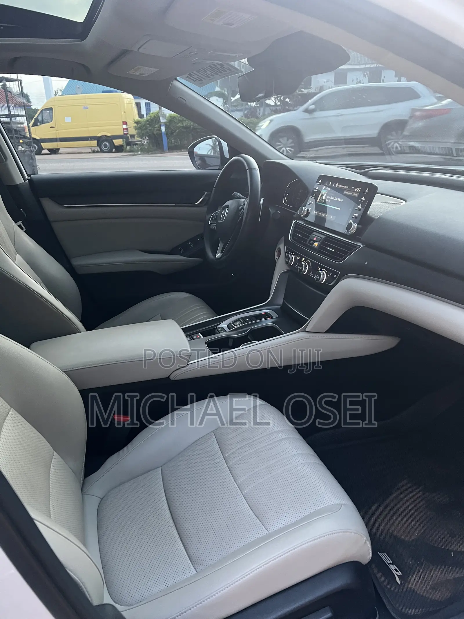 Honda Accord Touring 2.0T 2018 White