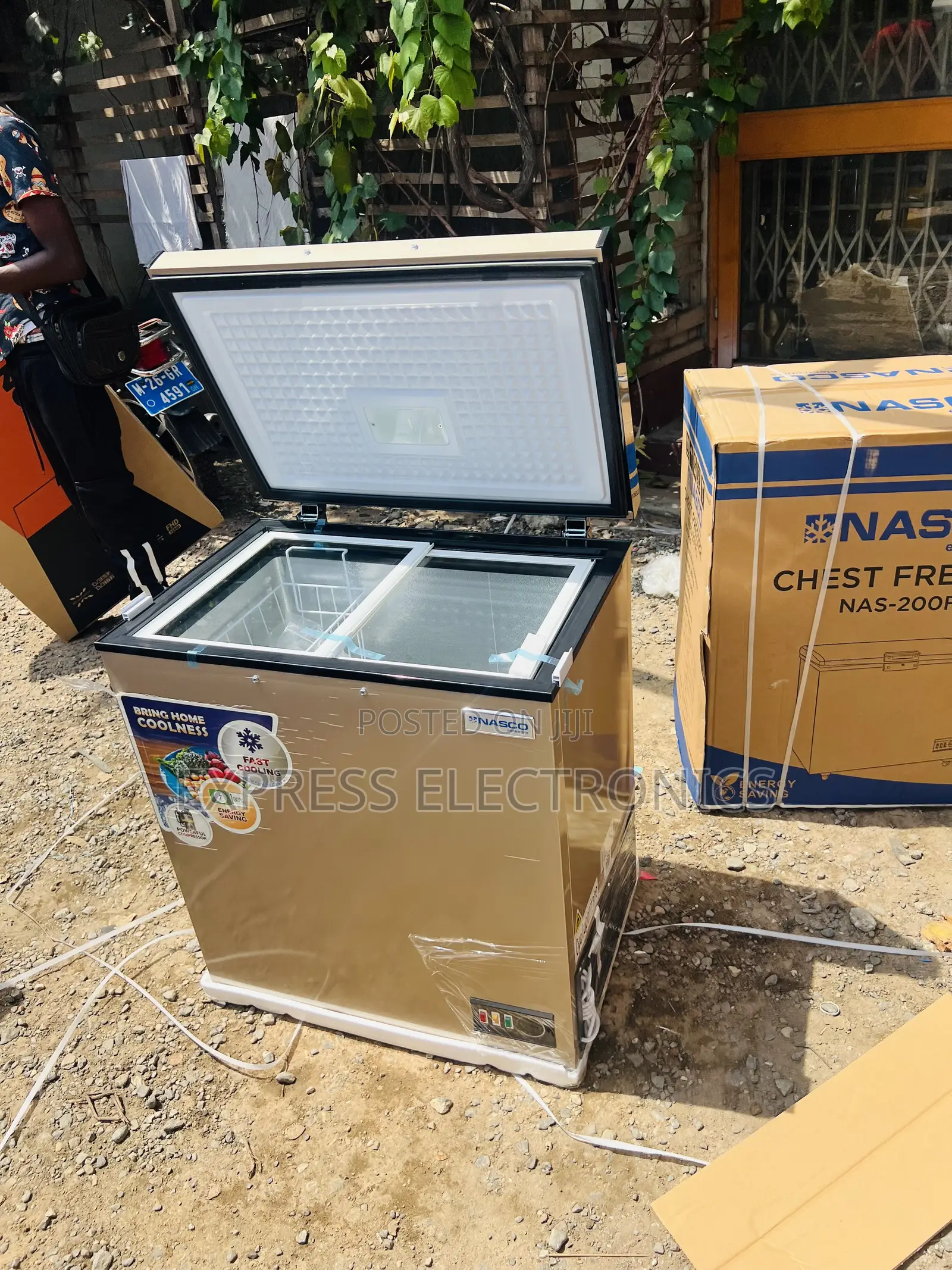 Newly Sealed in Box Chest Freezer Single Door NAS-200fl