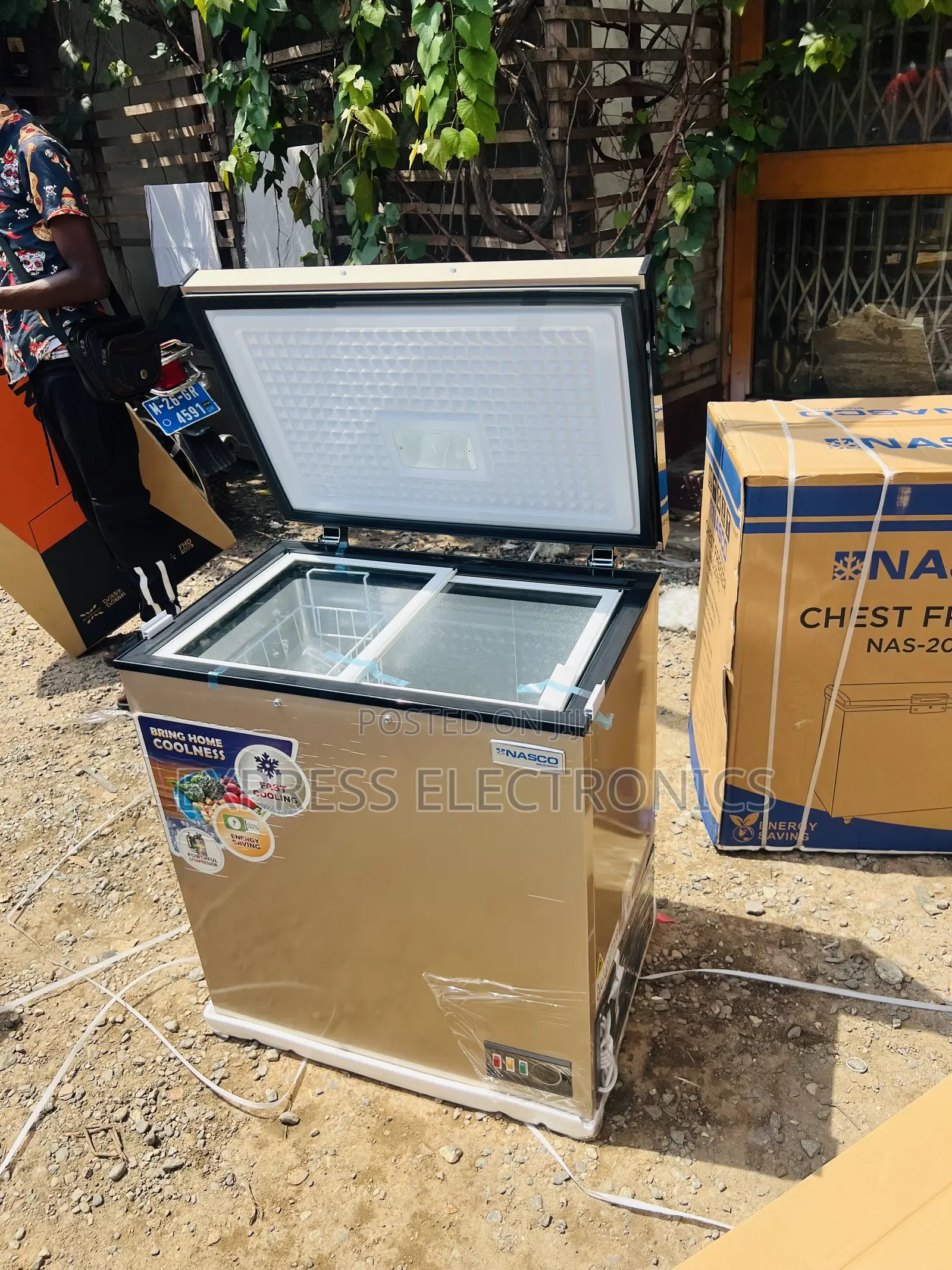 Nice Design Gold Chest Freezer Nas-200