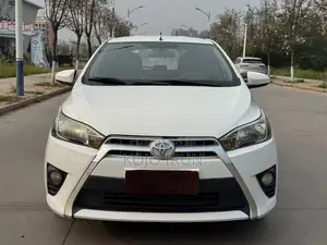 Toyota Yaris L Hatchback 5dr 2014 White