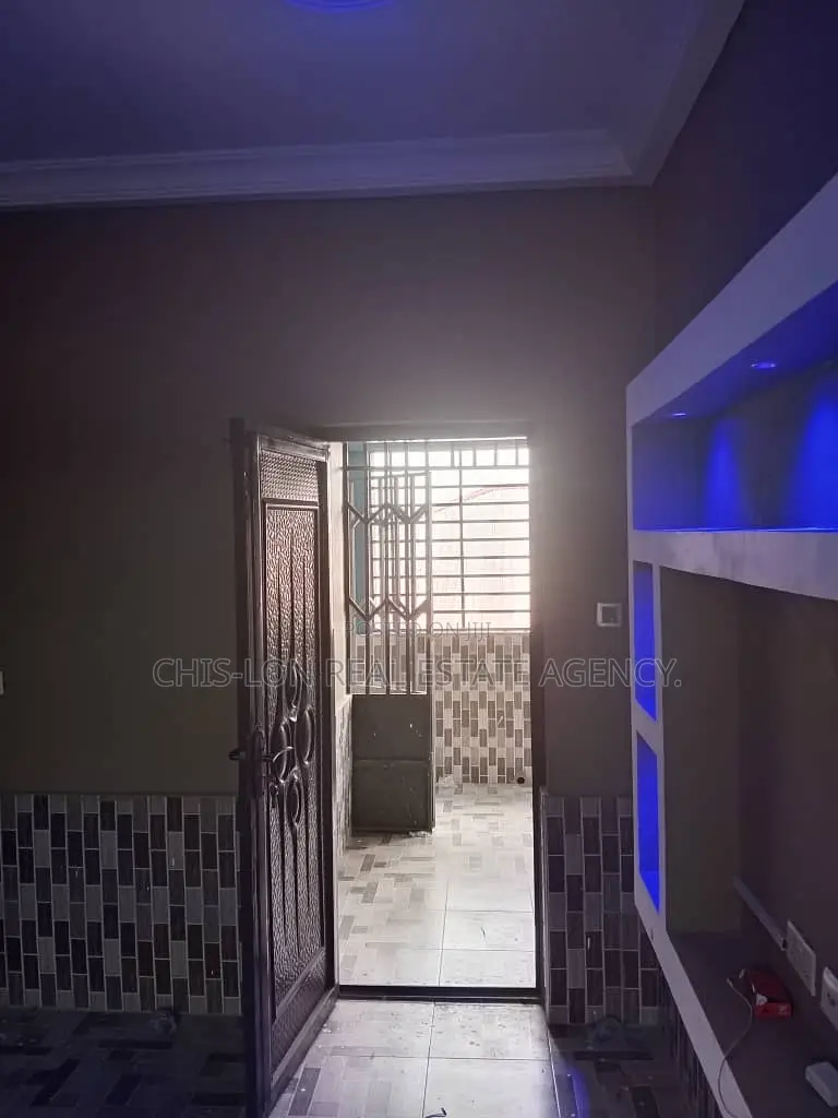 1bdrm Apartment in Chislon Broker’S, Adade for rent