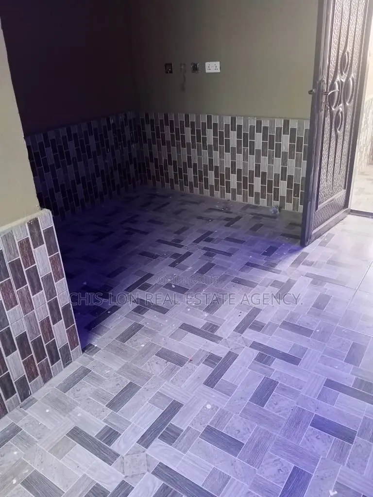 1bdrm Apartment in Chislon Broker’S, Adade for rent