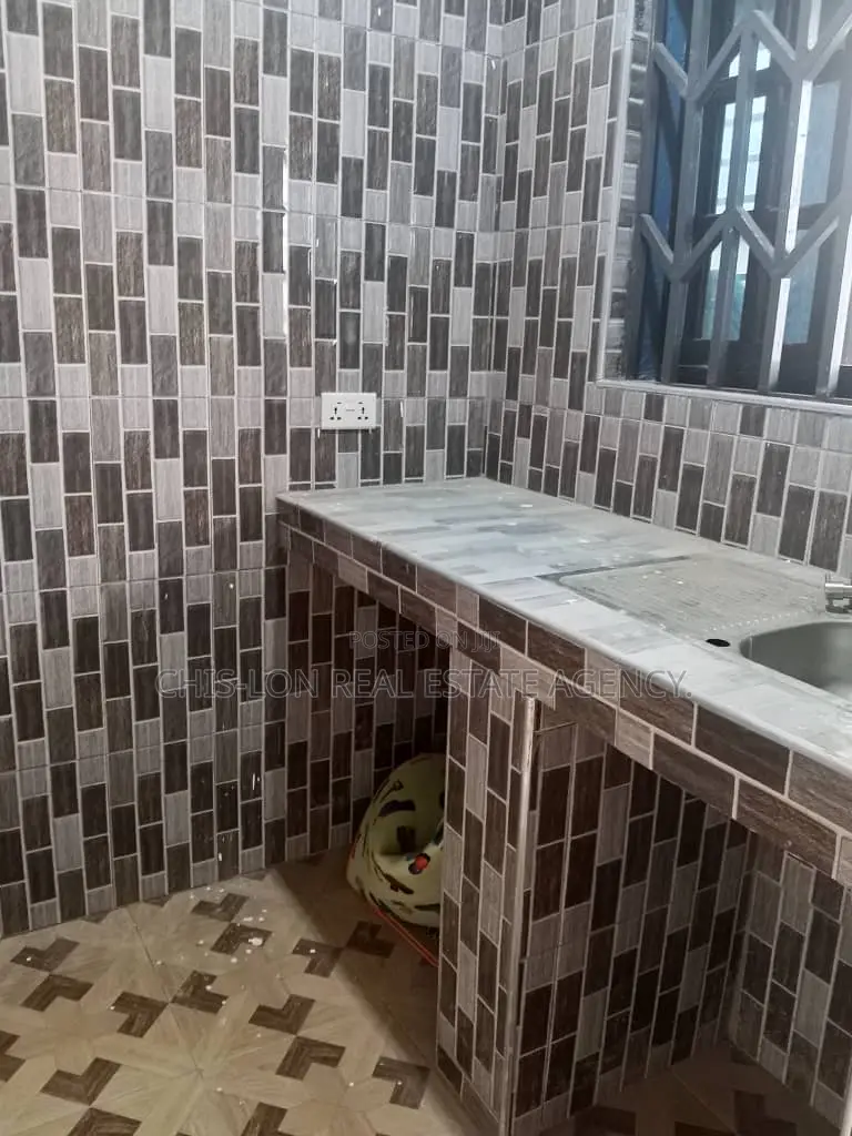 1bdrm Apartment in Chislon Broker’S, Adade for rent