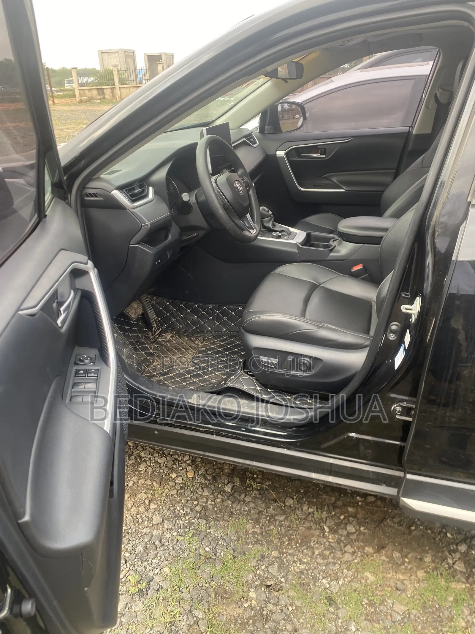 Toyota RAV4 Limited 2021 Black