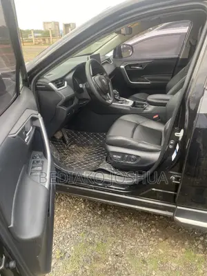 Toyota RAV4 Limited 2021 Black