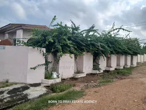 3bdrm House in Born To Pray Estate, Ejisu-Juaben Municipal for rent