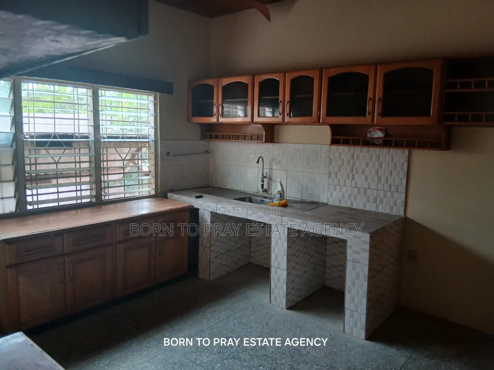 3bdrm House in Born To Pray Estate, Ejisu-Juaben Municipal for rent