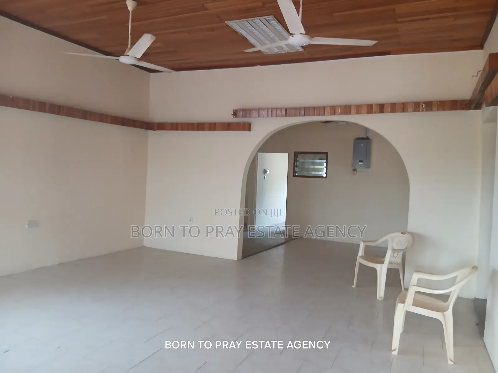 3bdrm House in Born To Pray Estate, Ejisu-Juaben Municipal for rent