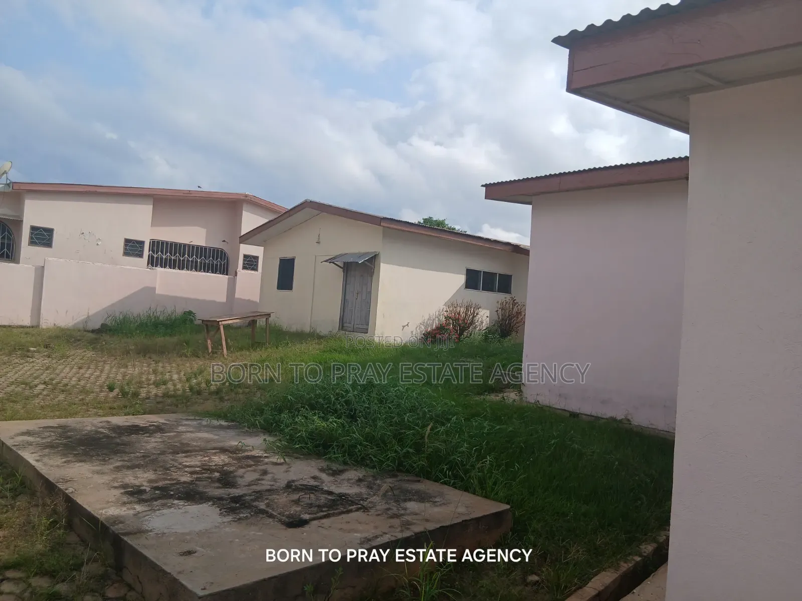 3bdrm House in Born To Pray Estate, Ejisu-Juaben Municipal for rent