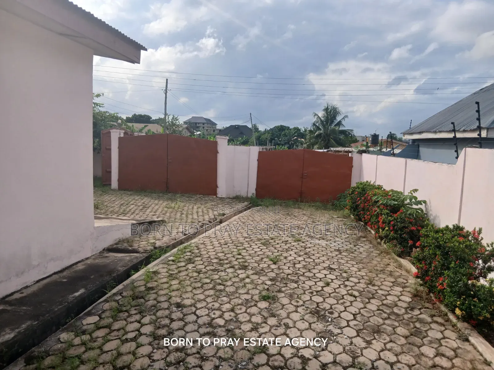 3bdrm House in Born To Pray Estate, Ejisu-Juaben Municipal for rent