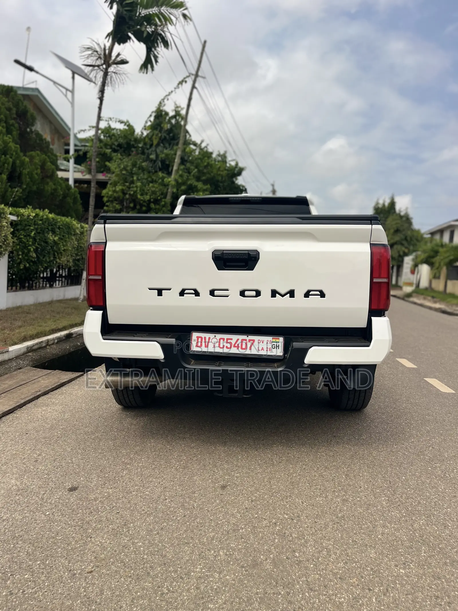 Toyota Tacoma 2024 White