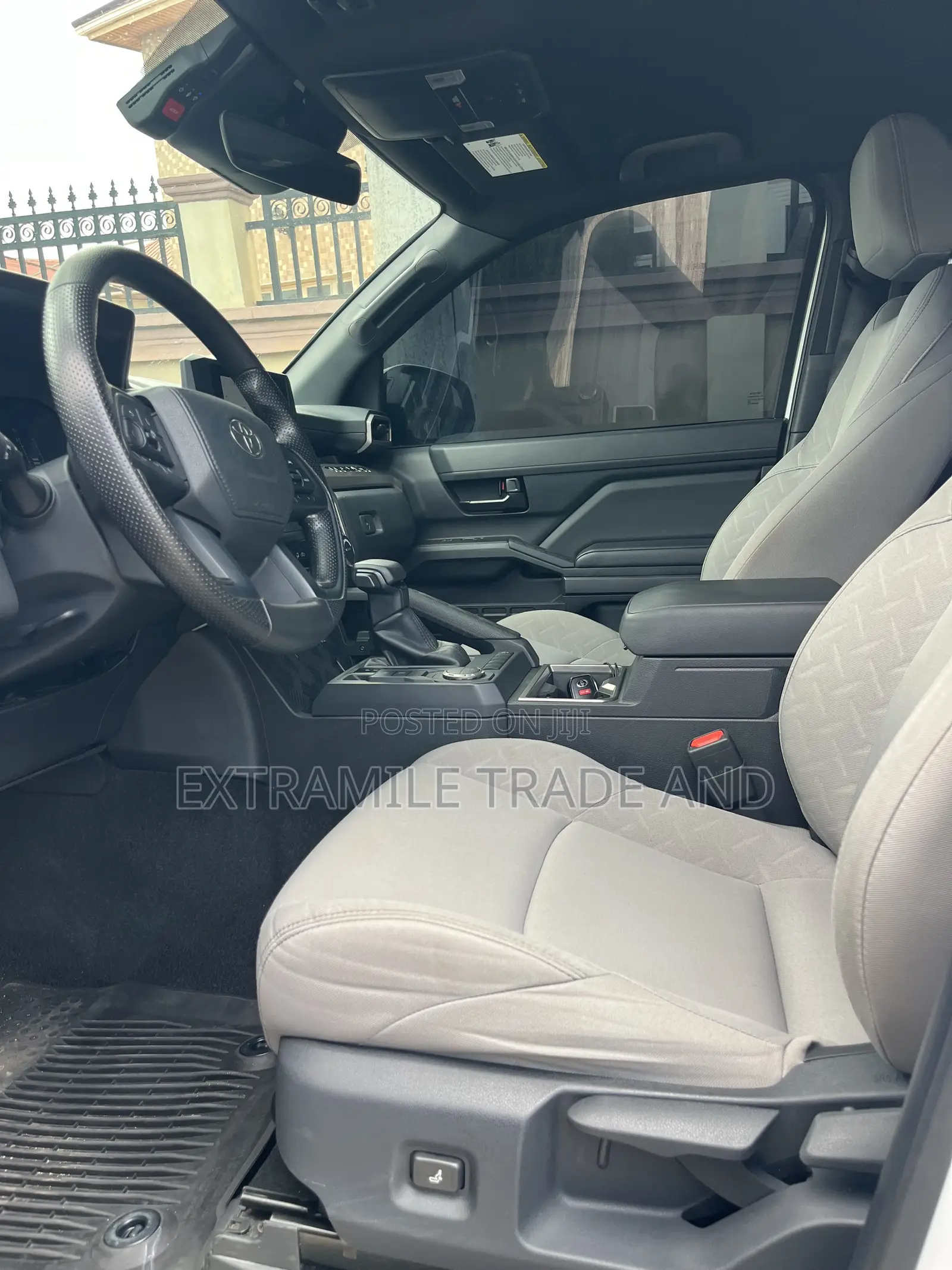 Toyota Tacoma 2024 White