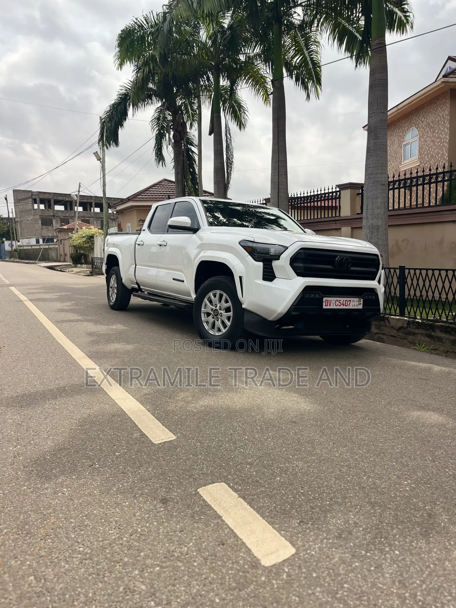 Toyota Tacoma 2024 White