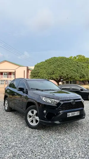 Toyota RAV4 XLE AWD 2020 Black