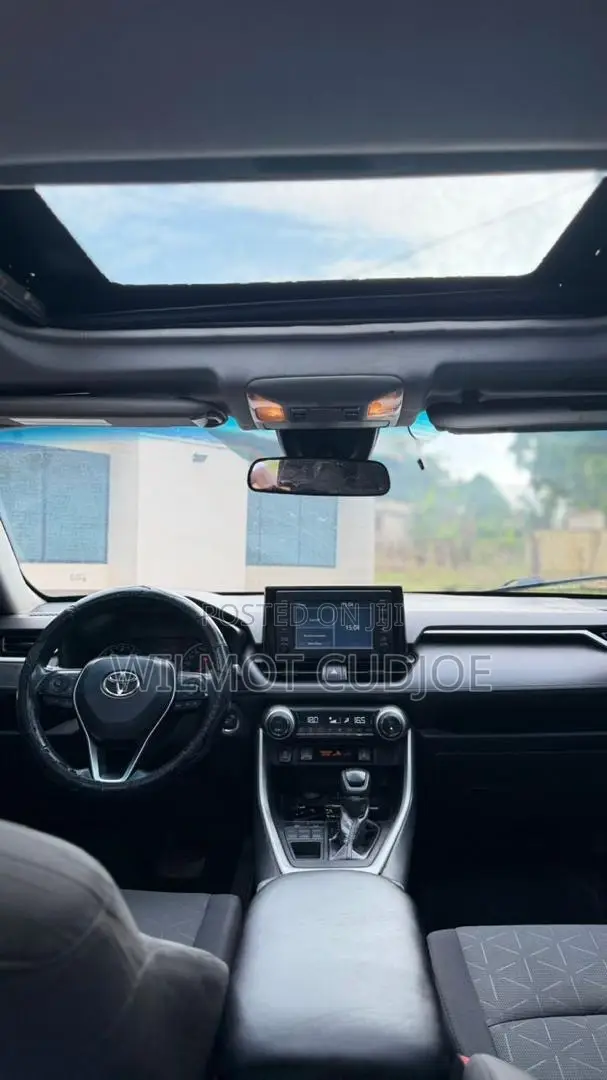 Toyota RAV4 XLE AWD 2020 Black
