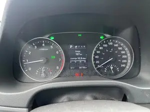 Hyundai Elantra ECO 2018 Red