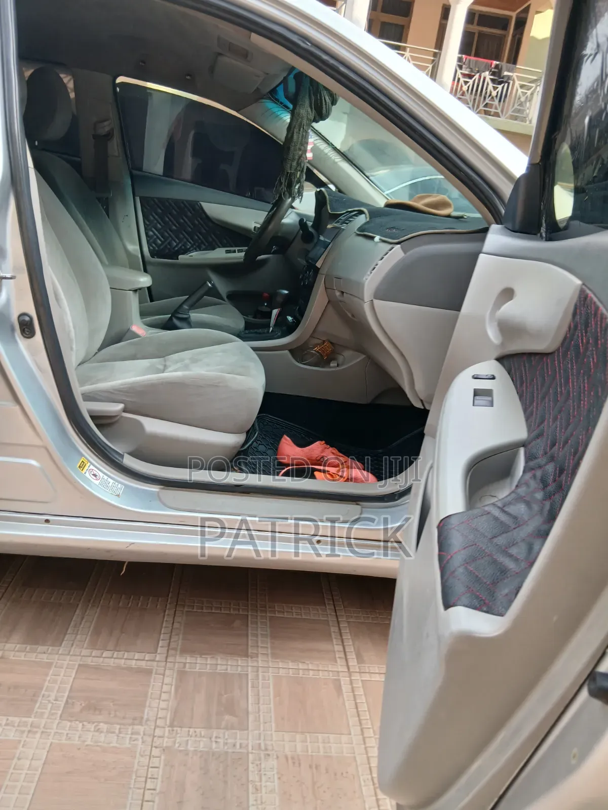 Toyota Corolla 2010 Silver
