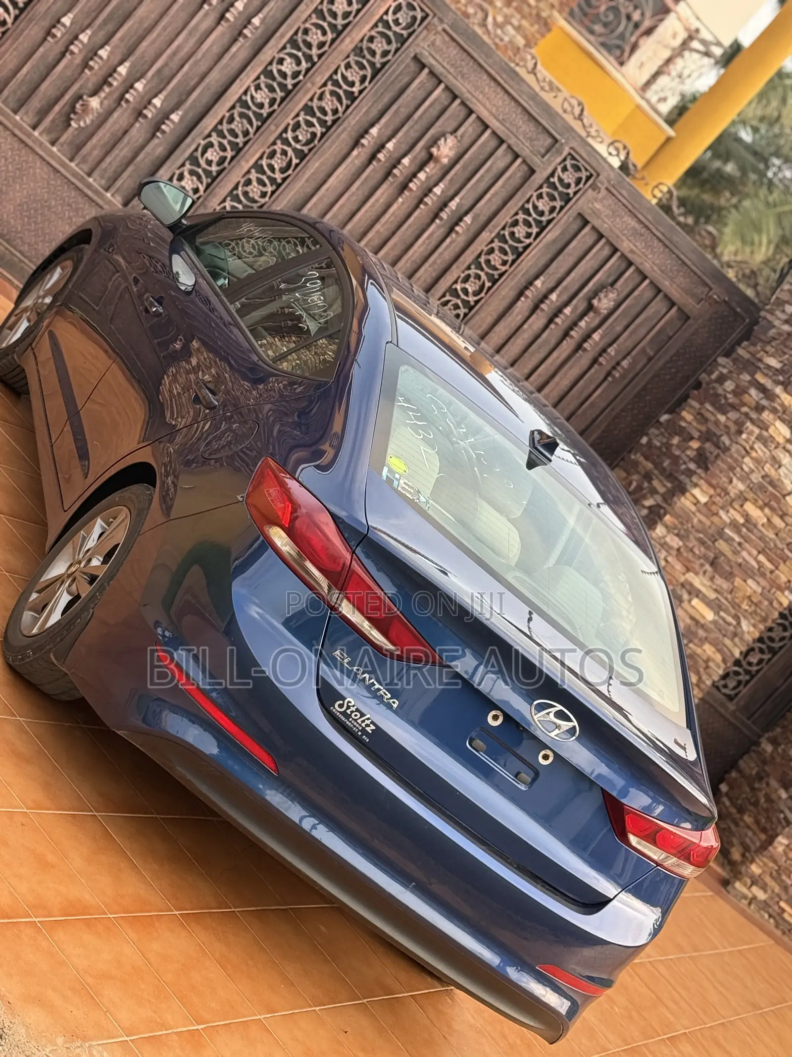Hyundai Elantra Value Edition 2018 Blue