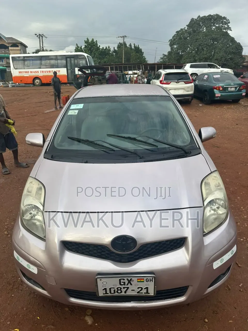 Toyota Vitz 2010 Beige