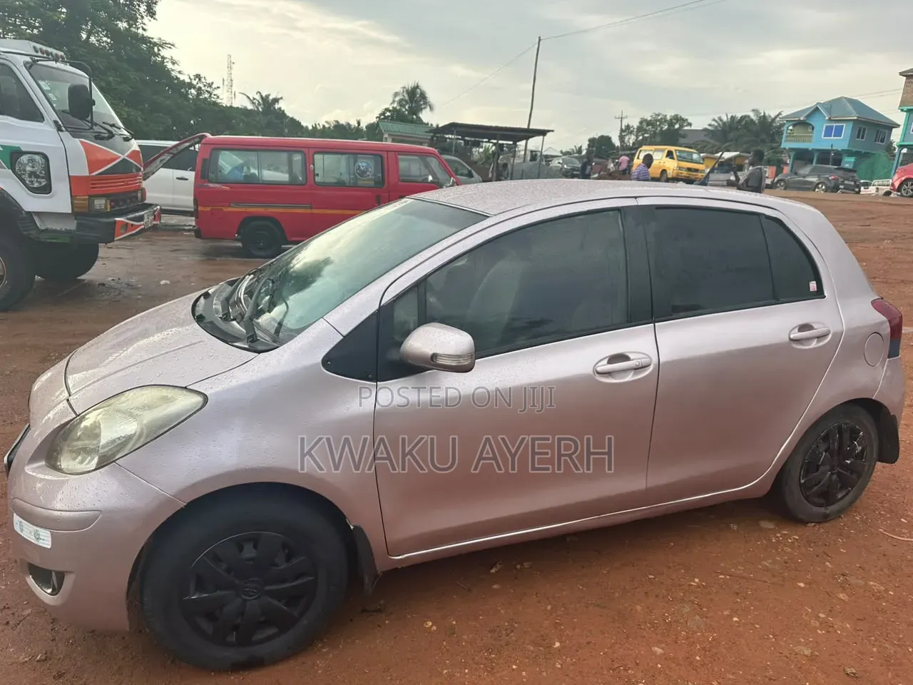Toyota Vitz 2010 Beige