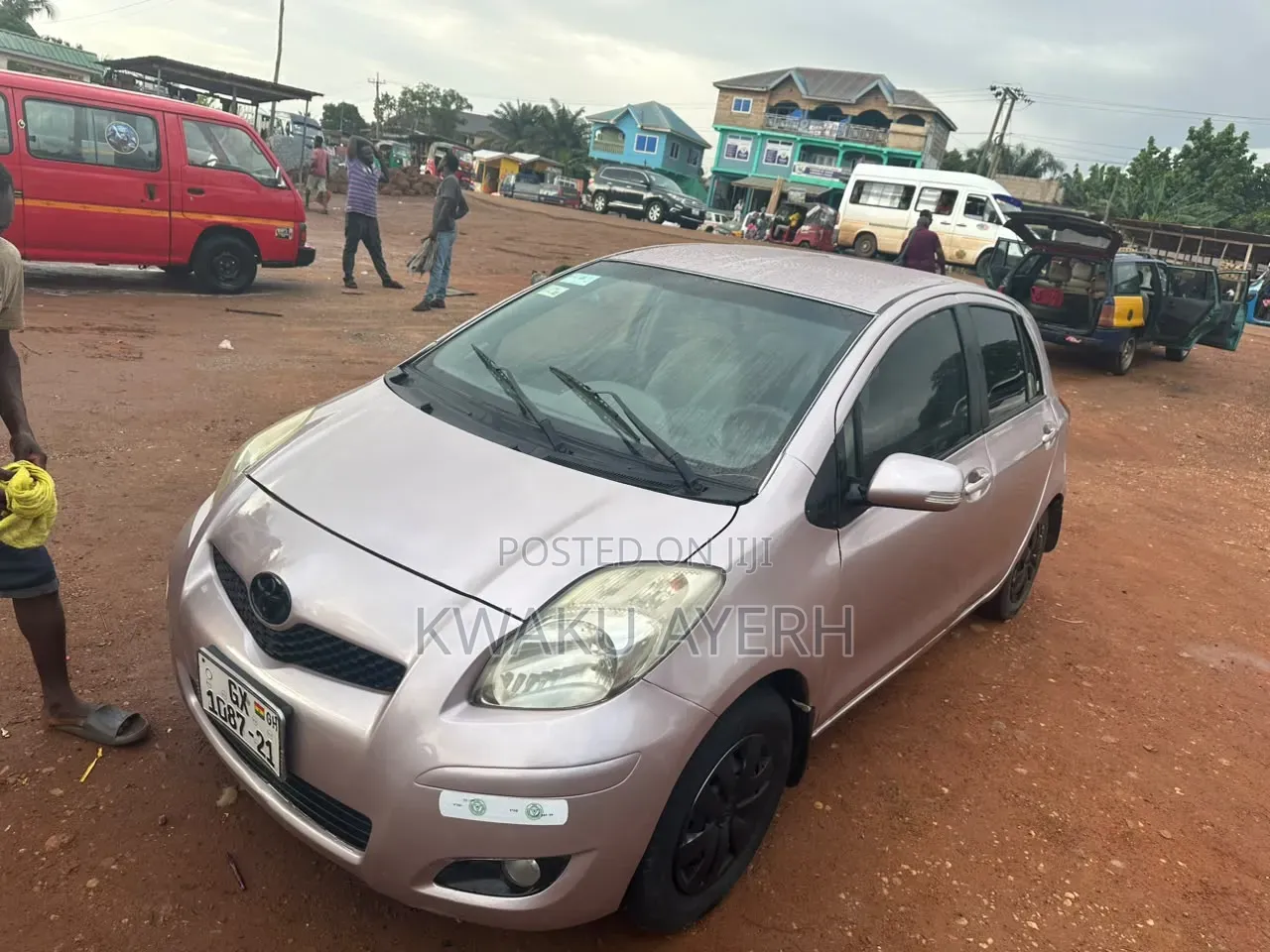 Toyota Vitz 2010 Beige