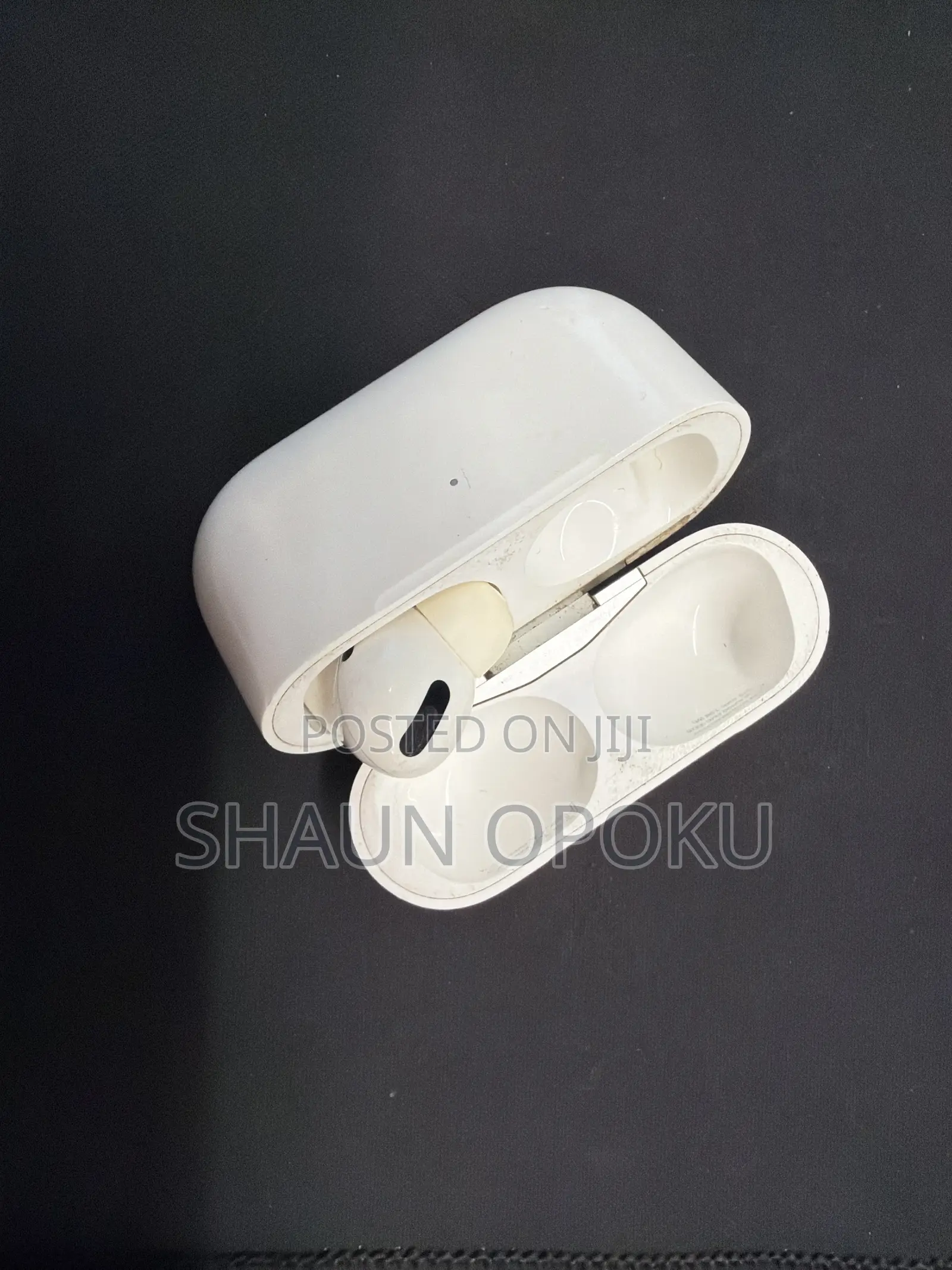 AirPods Pro Original Case and Right Earbud Only