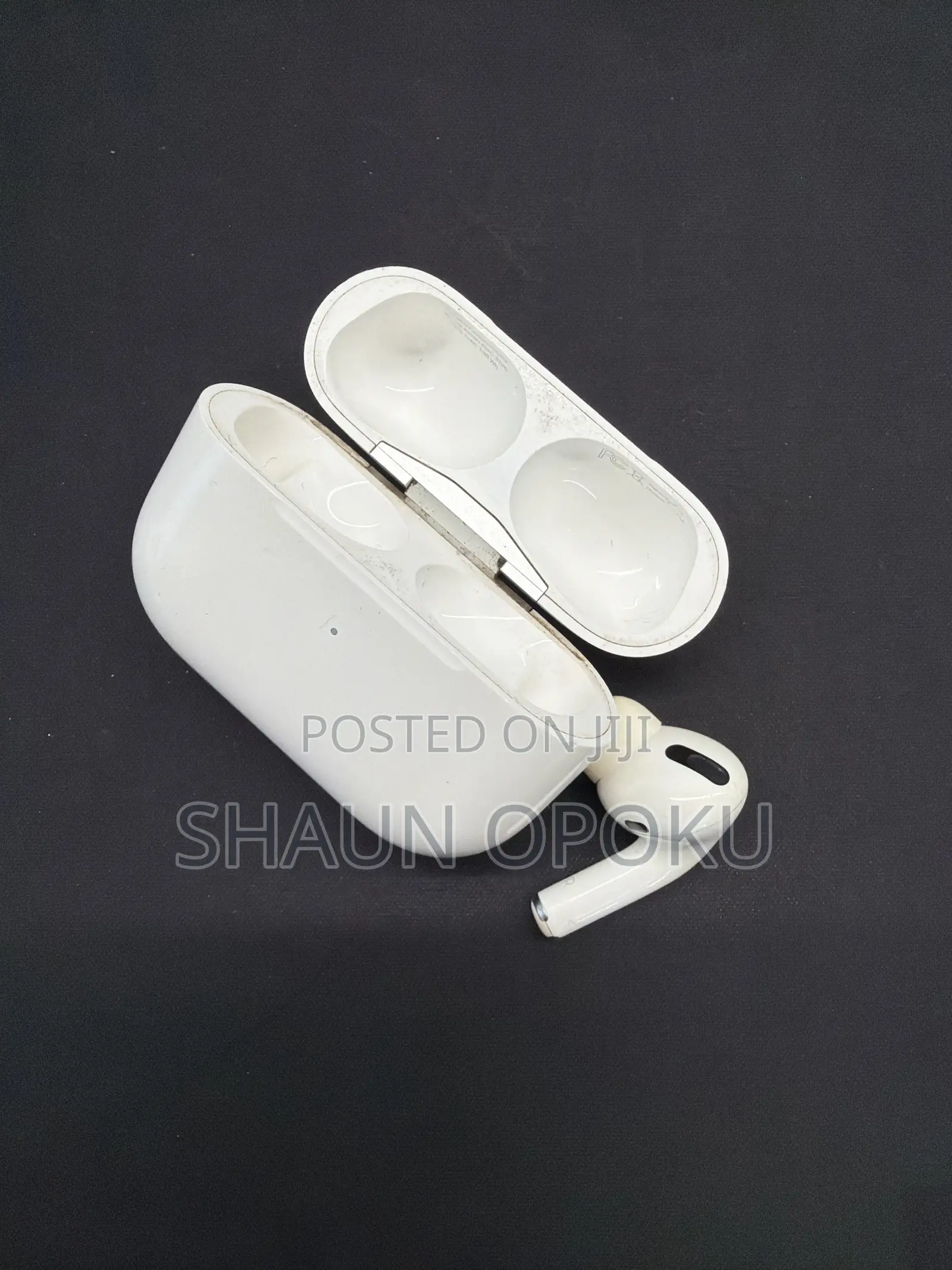 AirPods Pro Original Case and Right Earbud Only