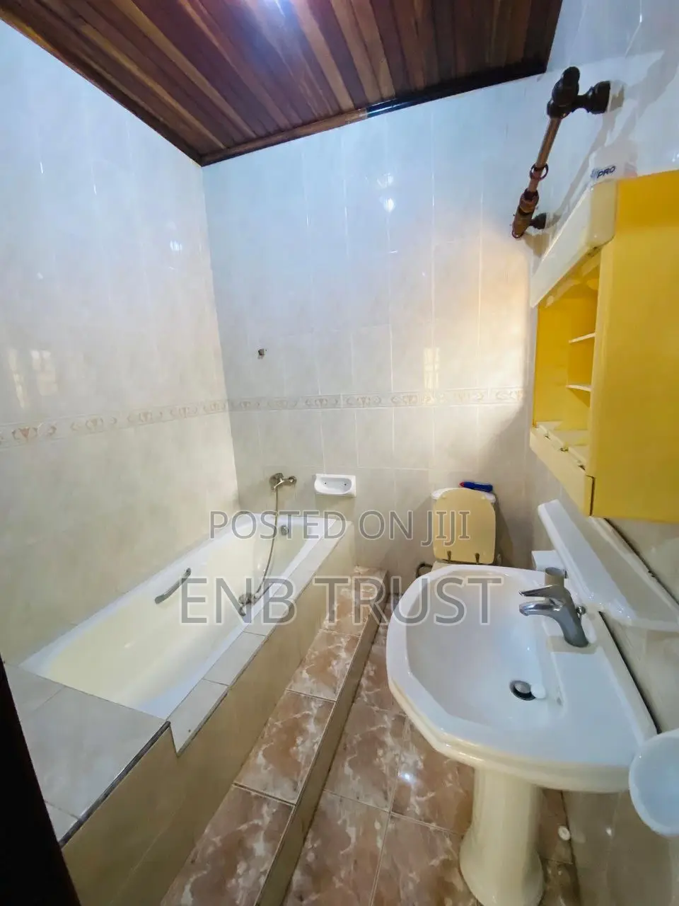 5bdrm Duplex in Achimota, Mile 7 for rent