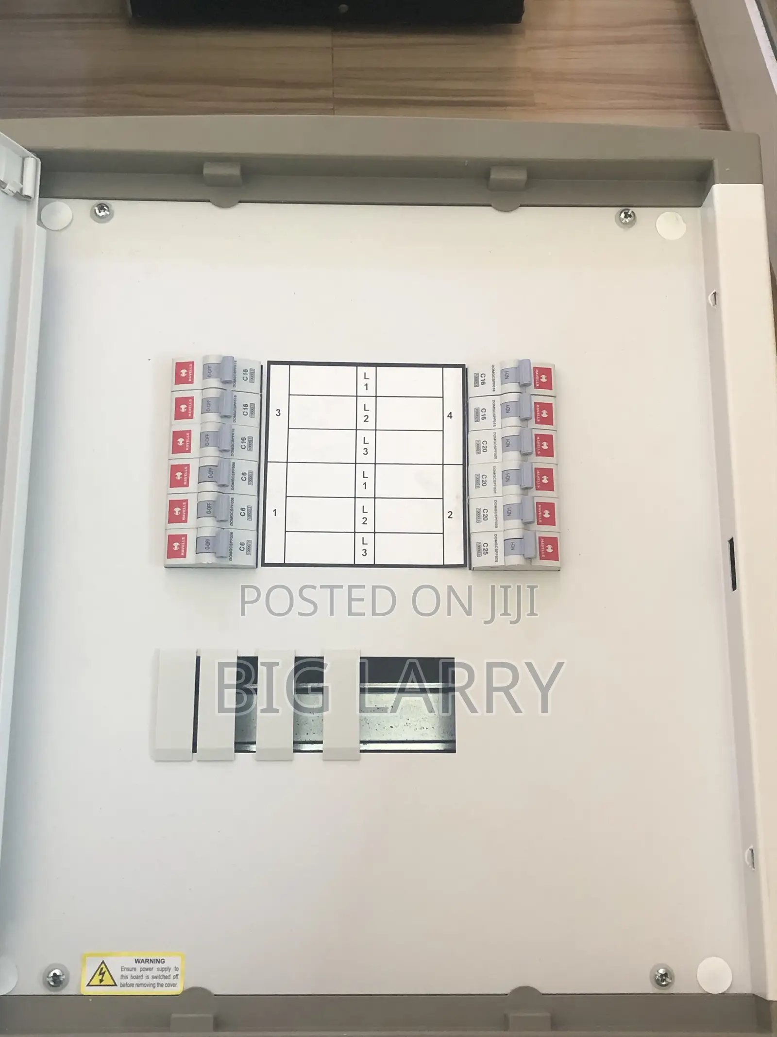 4 Way Three Phase Havell Distribution Board