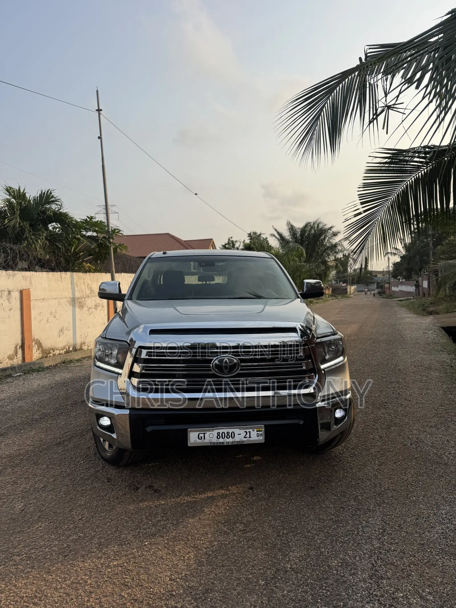 Toyota Tundra Limited 5.7L V8 4x2 CrewMax 5.6 ft. box 145.7 in. WB 2017