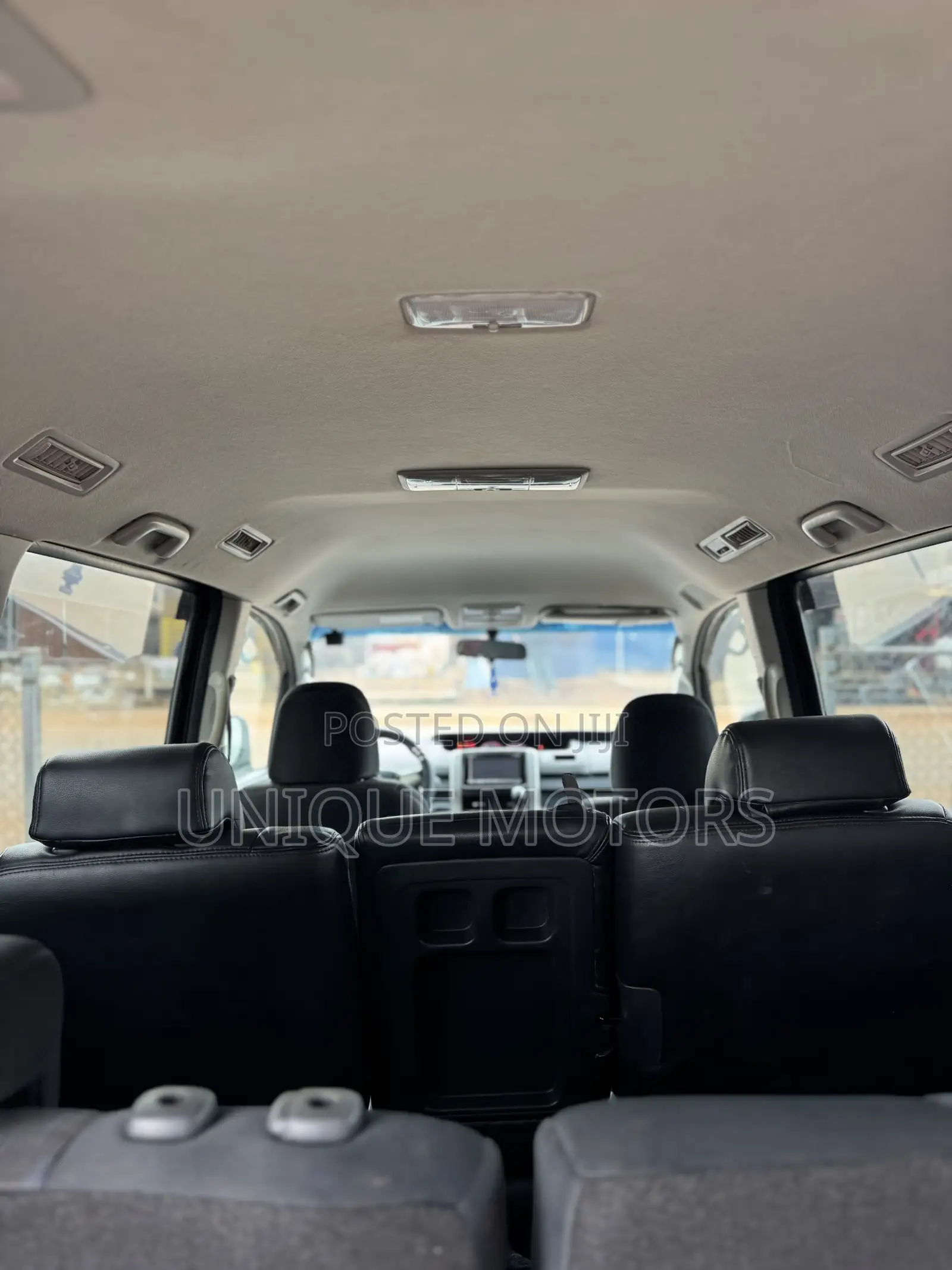 Toyota Voxy V 4WD 8-Seater 2011 Black