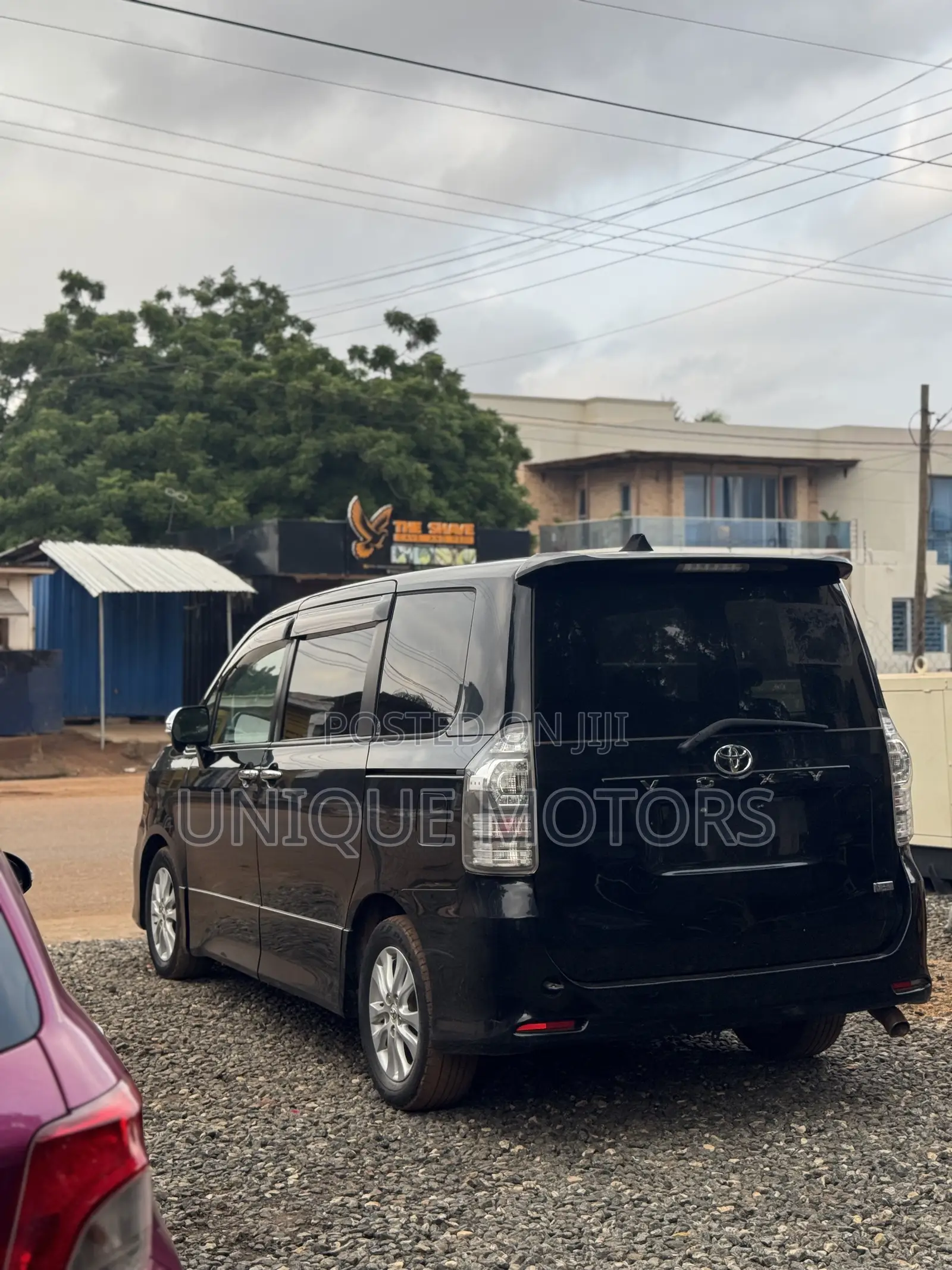 Toyota Voxy V 4WD 8-Seater 2011 Black