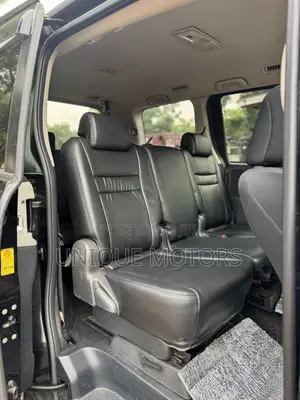 Toyota Voxy V 4WD 8-Seater 2011 Black