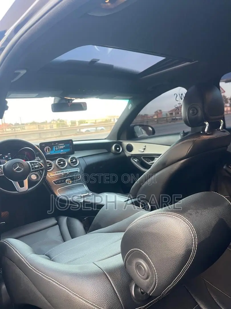 Mercedes-Benz C300 2019 Black