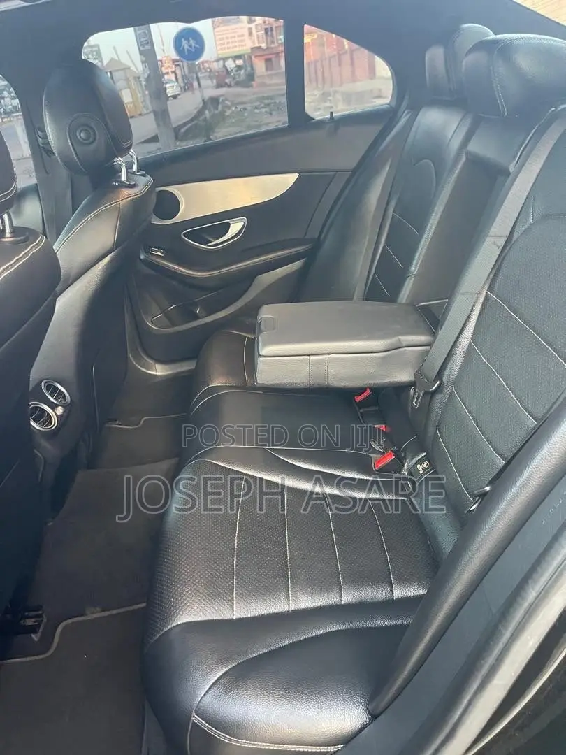 Mercedes-Benz C300 2019 Black