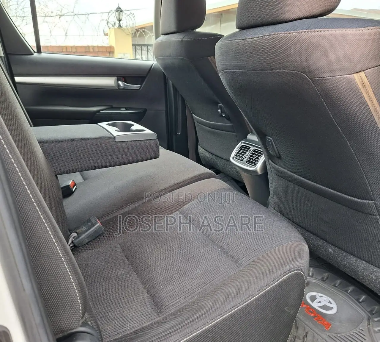 Toyota Hilux 2021 White