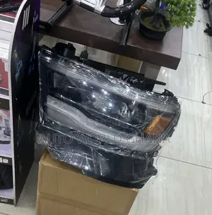 Dodge Ram 1500 Black Edition Headlight